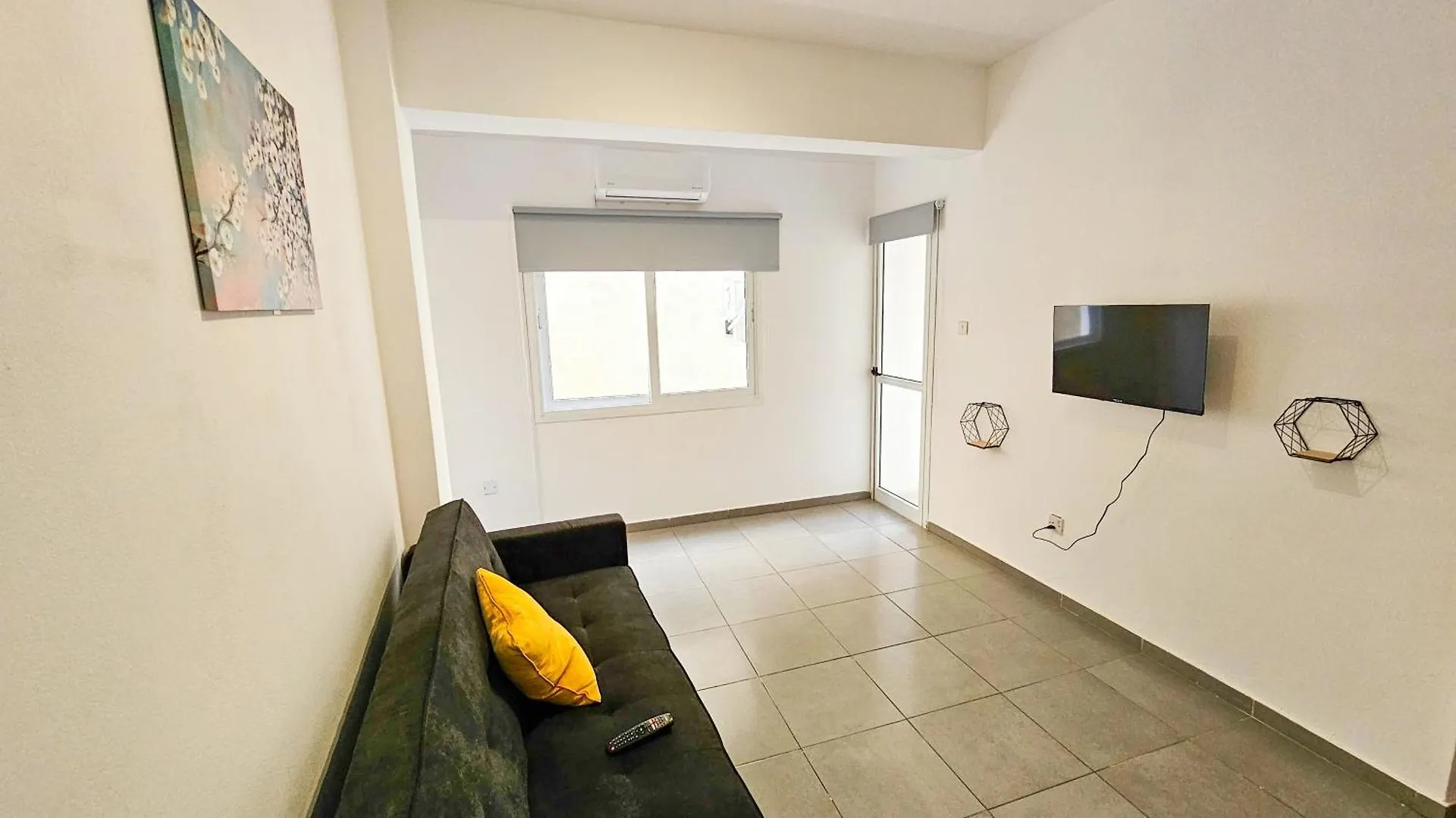 Heaven City Apartment, 150M From Chabad Lubavitch Larnaca 0*,